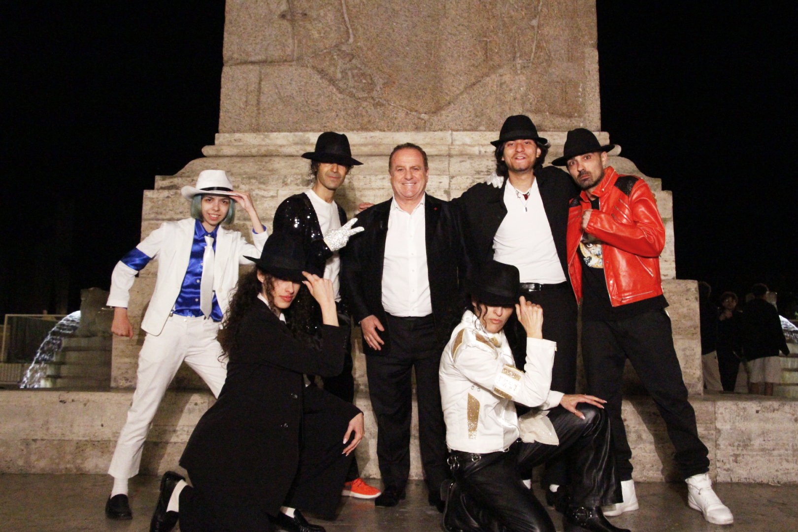 Michael Jackson Mania: torna la sesta puntata di PARADISE, venerdì 5 giugno alle 00:50 su Rai 2. 